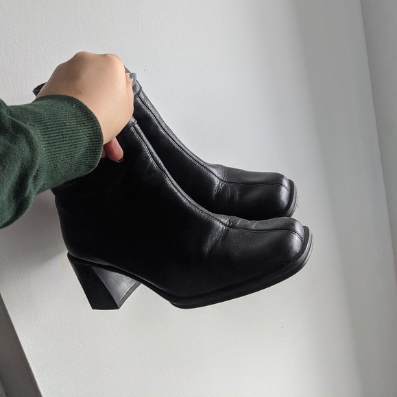 Vintage leather boots - Picture 2 of 6